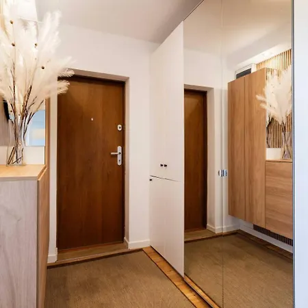 Apartment Sandstone Targowek