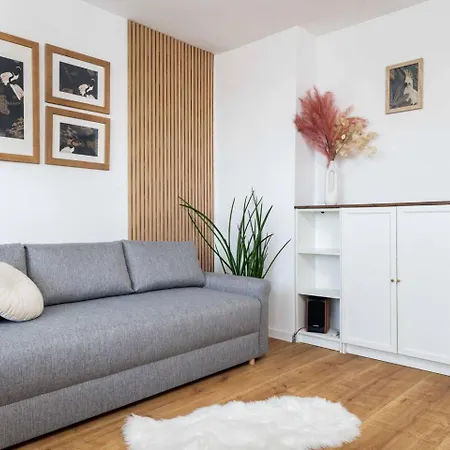 Sandstone Targowek * ורשה