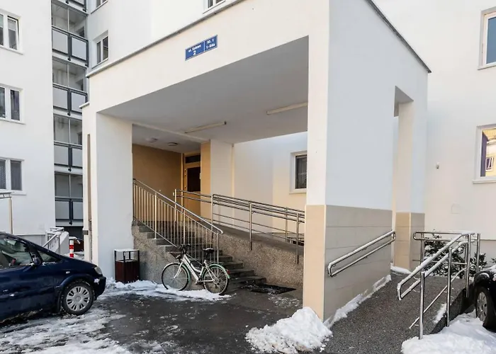 Sandstone Targowek * وارسو